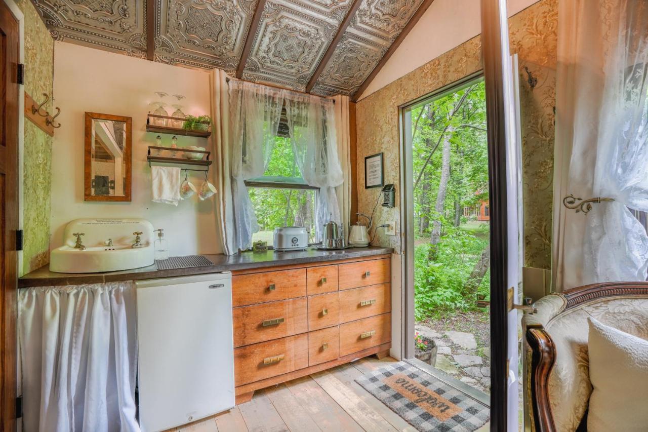 Vintage Wild West Tiny Hotel In The Woods! Pine City Dış mekan fotoğraf